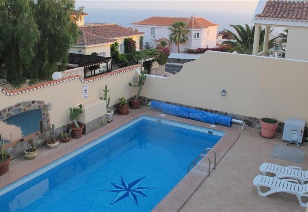 Bazén v ubytování Beautiful Villa in the South nebo v jeho okolí