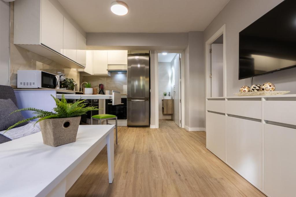 Moderno, con acceso y Jardín Privado, Playa a 50 m