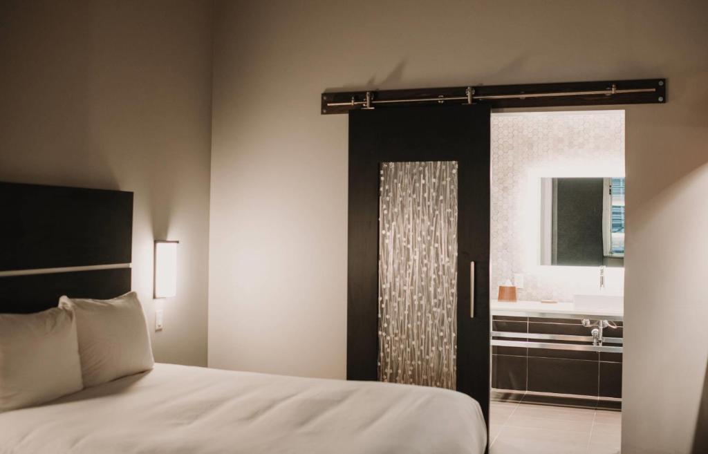 CityFlatsHotel - Grand Rapids, an Ascend Collection Hotel photo
