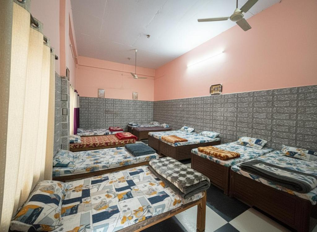 Makanan di atau berdekatan hotel