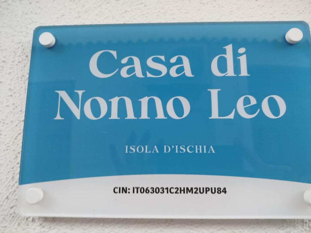 Un letrero que dice Casa Dil Niño Ice en Casa di nonno leo, en Isquia
