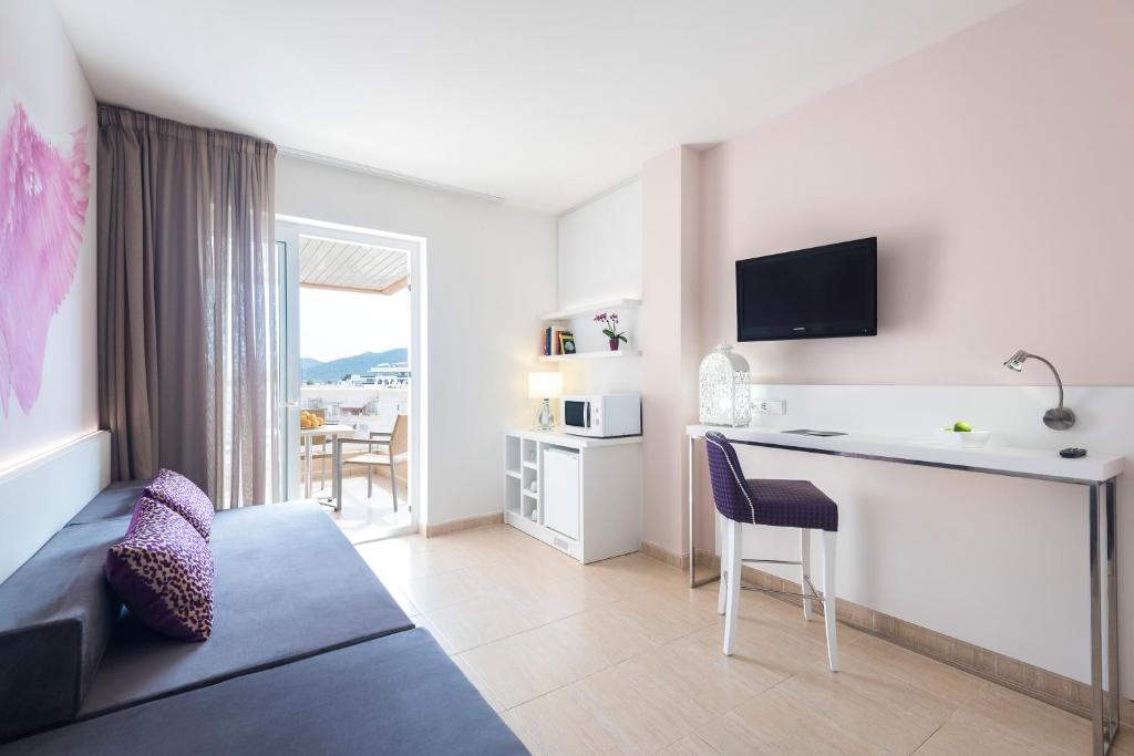 Aparthotel Tropic Garden, Santa Eularia des Riu – Bijgewerkte ...