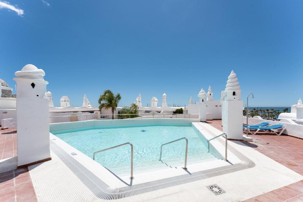 Πισίνα στο ή κοντά στο Luxury Marine Apartment Wifi