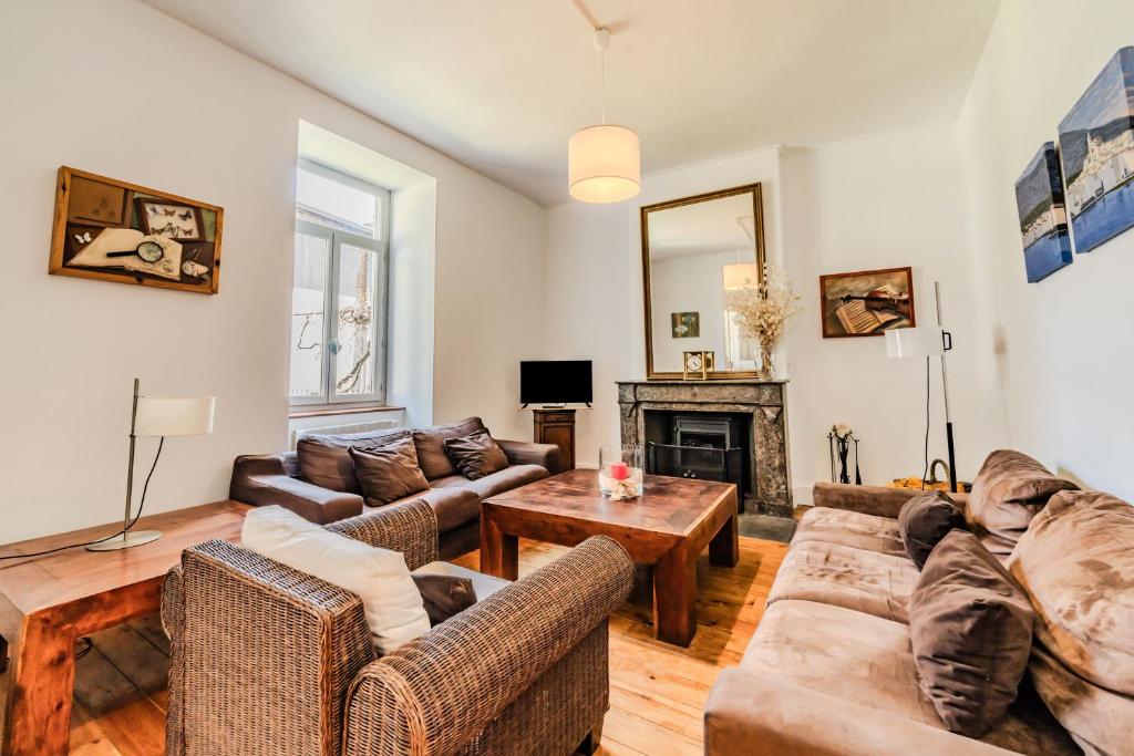 TV a/nebo společenská místnost v ubytování Villa Montcalm