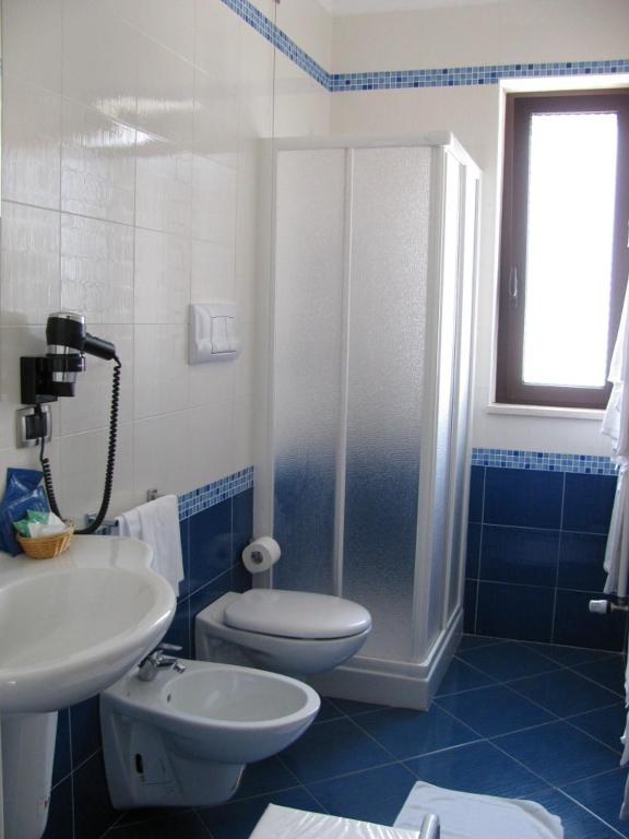 A bathroom at Albergo Roma