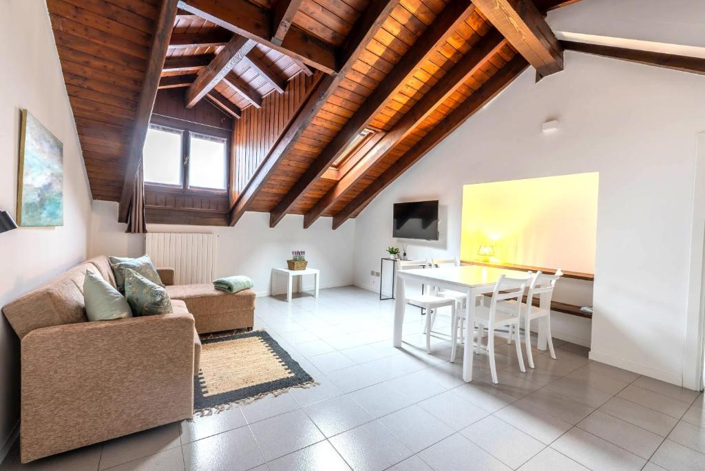 Μια τηλεόραση ή/και κέντρο ψυχαγωγίας στο Cozy Apartment Seregno