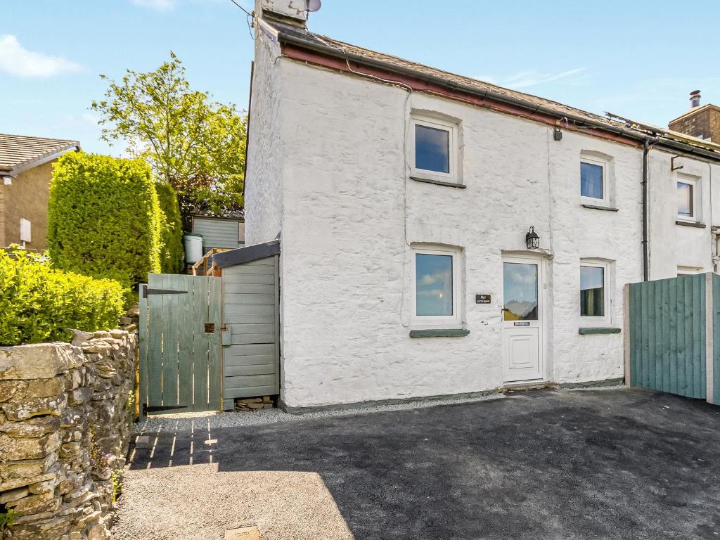 The building in which the holiday home is located