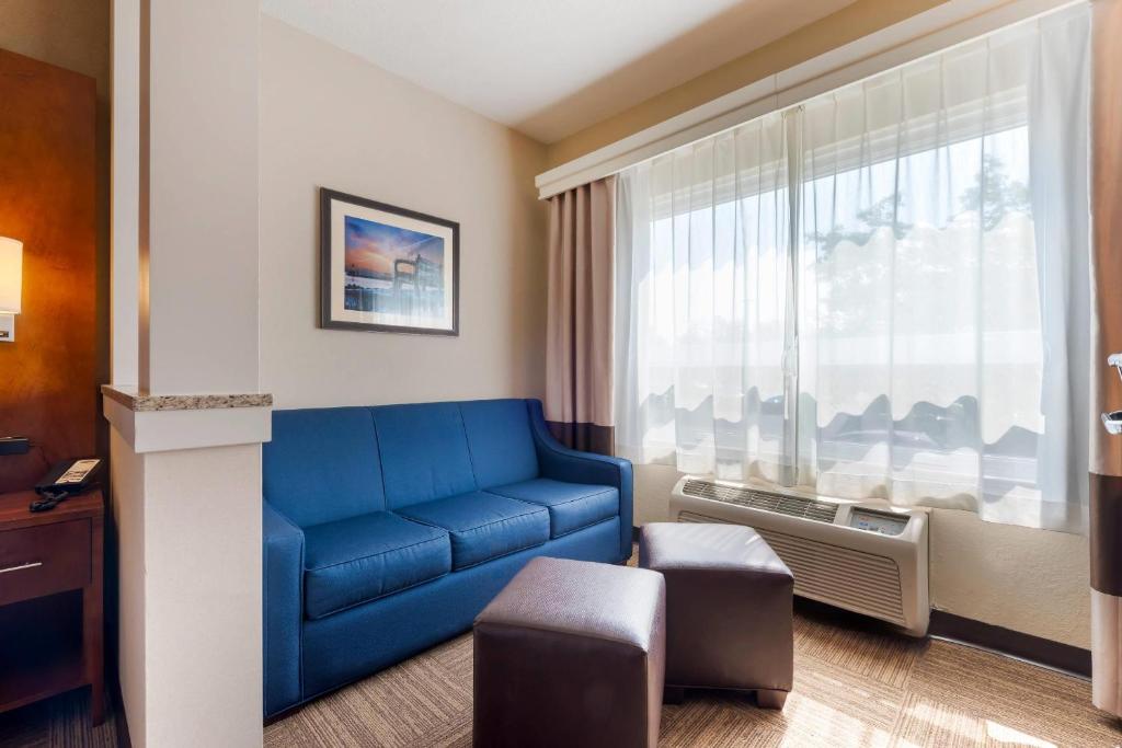 Lift Bridge Lodge, an Ascend Collection Hotel photo