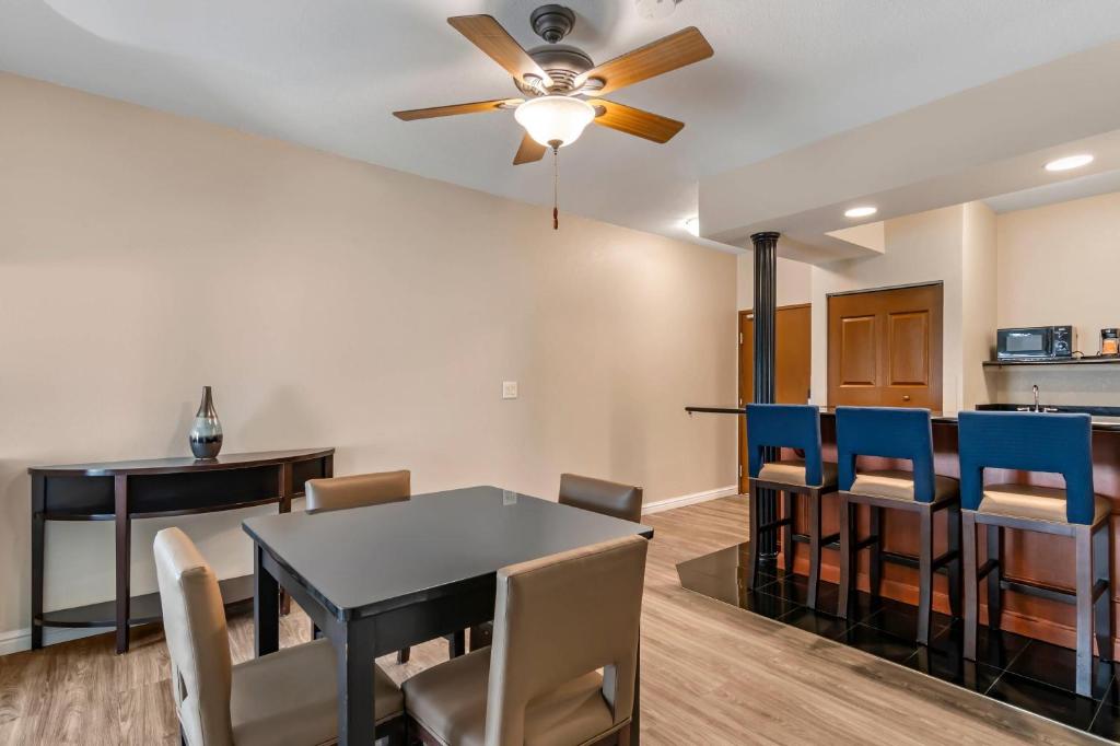 Comfort Suites St Charles-St Louis photo