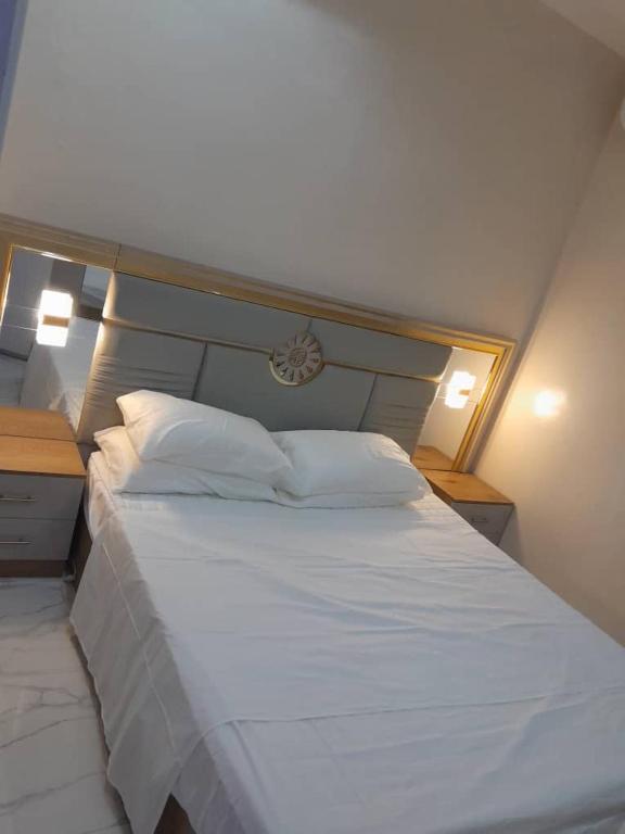 Ένα ή περισσότερα κρεβάτια σε δωμάτιο στο Ebreezy1 Villa