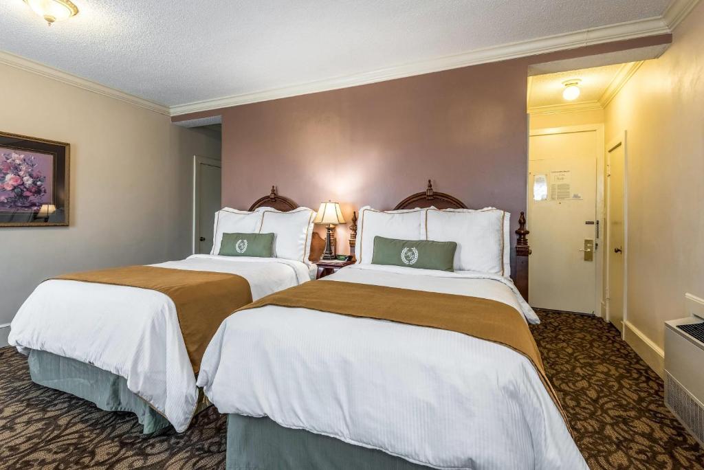 Hotel Bothwell Sedalia Central District, an Ascend Collection Hotel - Double Room With Two Double Beds - Non-Smoking