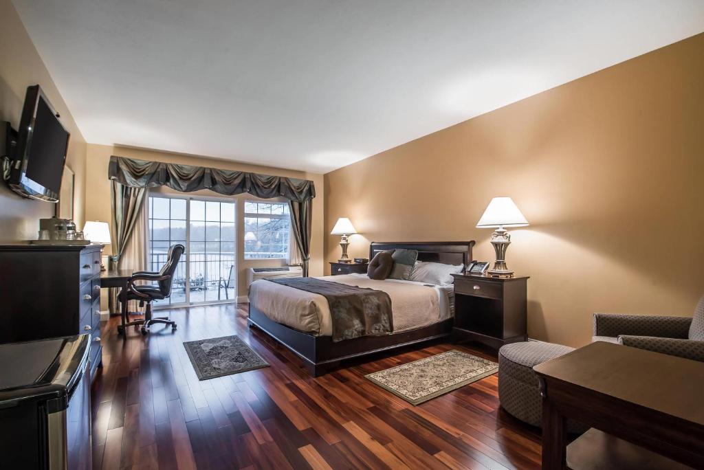Riverside Hotel, an Ascend Collection Hotel photo