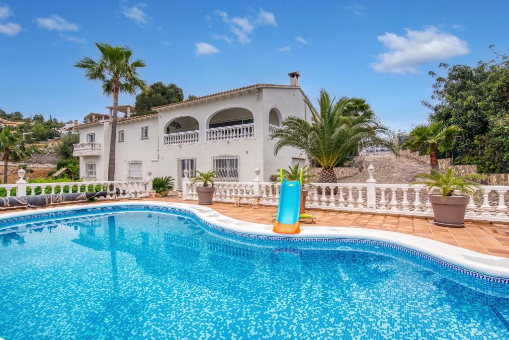 Bazén v ubytování La Sella nebo v jeho okolí