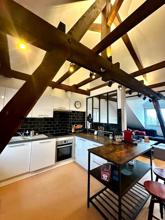 Loft vintage - spacieux 155 m2 - 4 chambres - Parking, Netflix, Wifi Fibre – photo 4