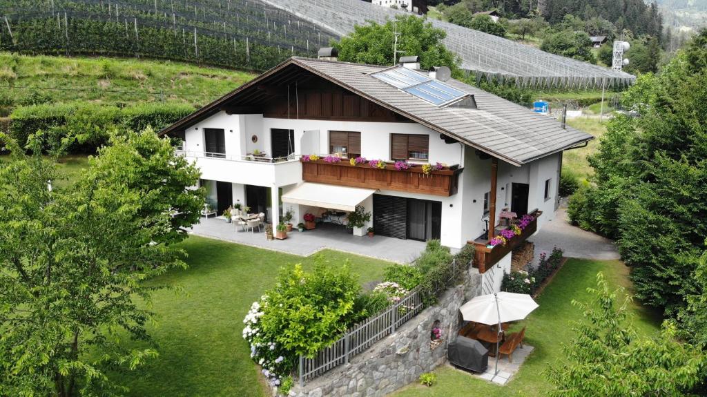 Το κτήριο όπου στεγάζεται  το διαμέρισμα