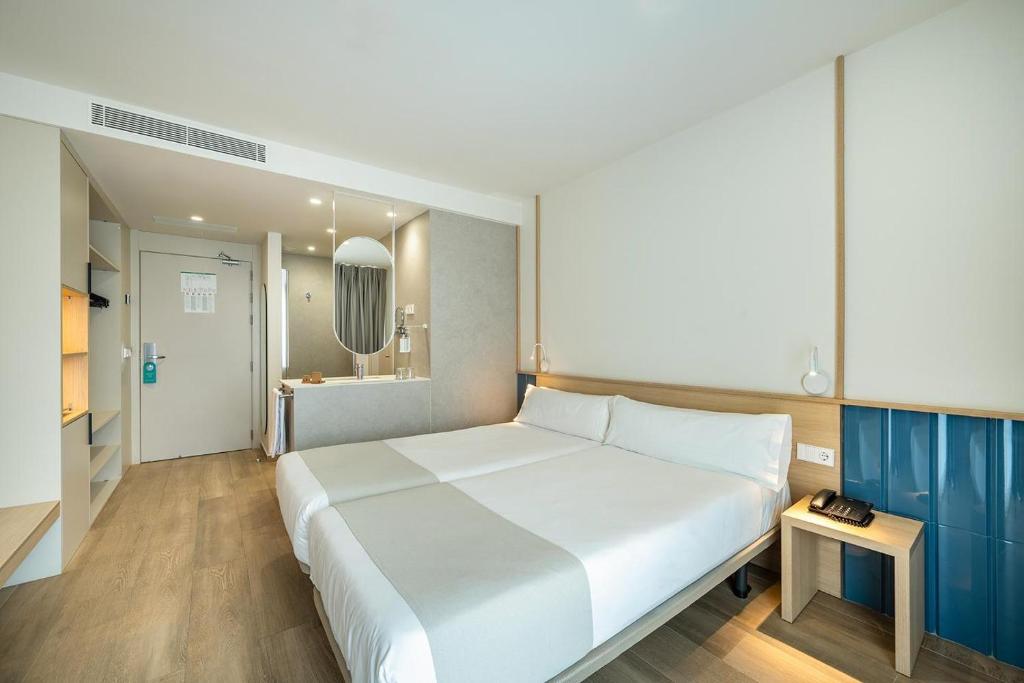 
Double Room with Terrace (1 Adult)
