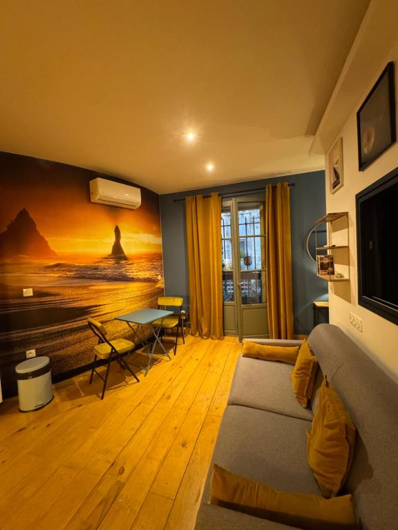 Χώρος καθιστικού στο Charmant appartement au cœur historique de Narbonne