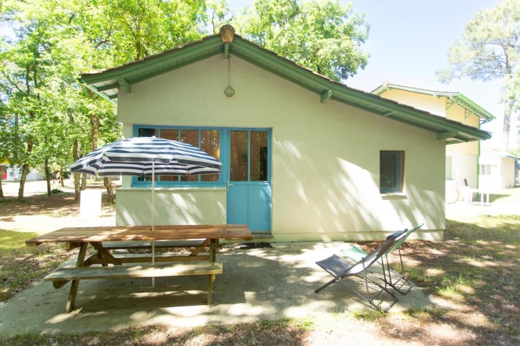 Tòa nhà nơi nhà nghỉ dưỡng tọa lạc