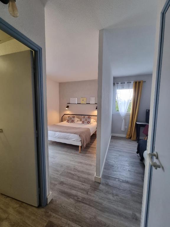 Amadour Hôtel - غرفة ثلاثية مع تراس