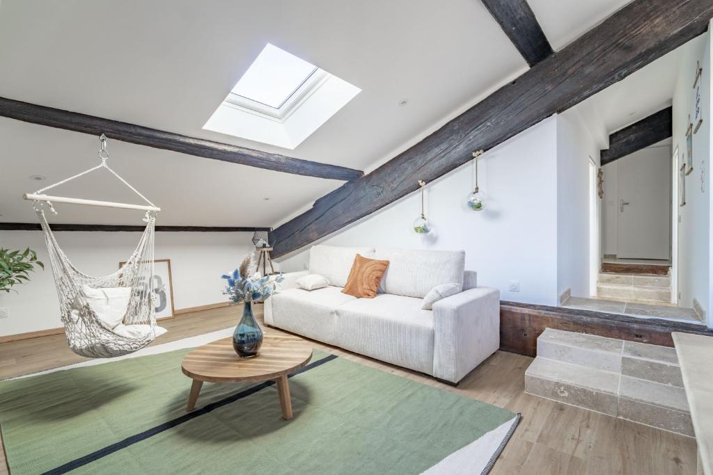 Χώρος καθιστικού στο Le somail - Louis 14