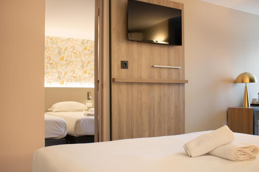 
Family Room (4 Adults)
