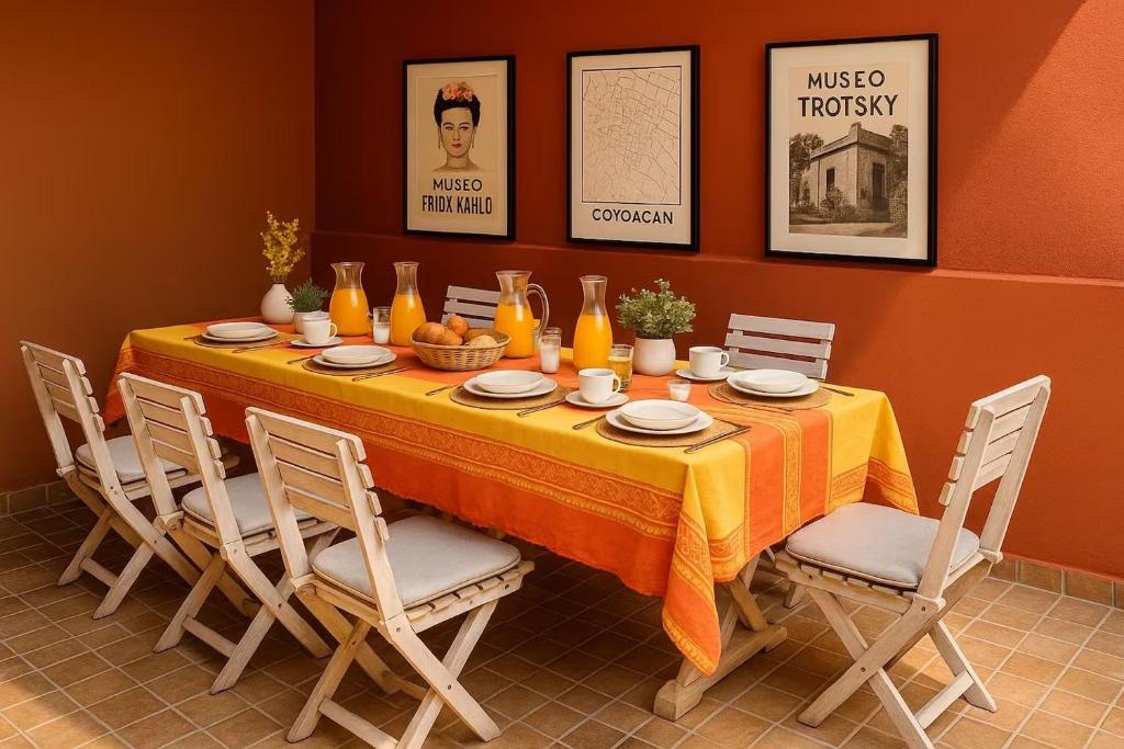 Φαγητό σε αυτό το δωμάτιο σε οικογενειακή κατοικία ή κάπου εκεί κοντά