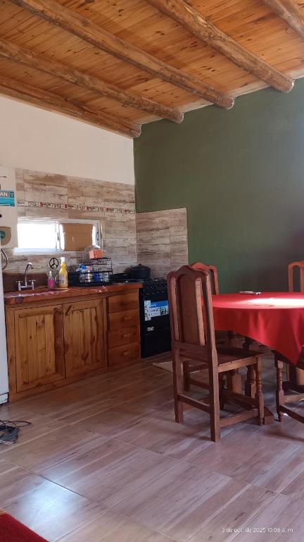 Køkken eller tekøkken på Cabaña Agata San Marcos Sierras