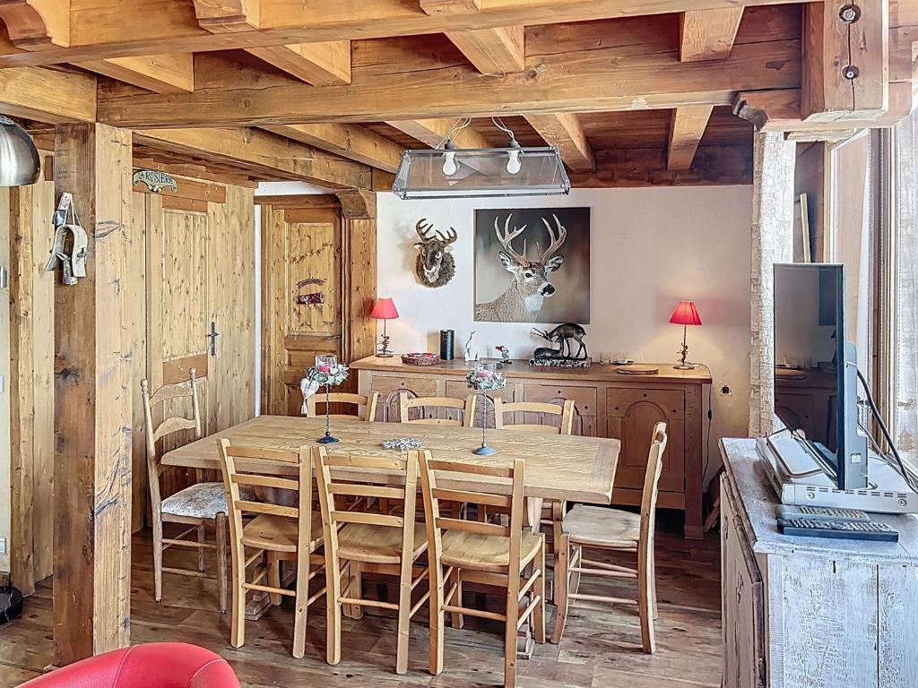 Fotografie z fotogalerie ubytování Chalet Duplex au Cœur de la Station avec Balcon et Parking - FR-1-275-222 v destinaci Montvalezan