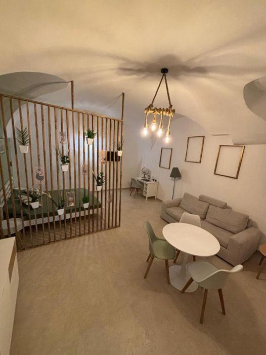 Metro House