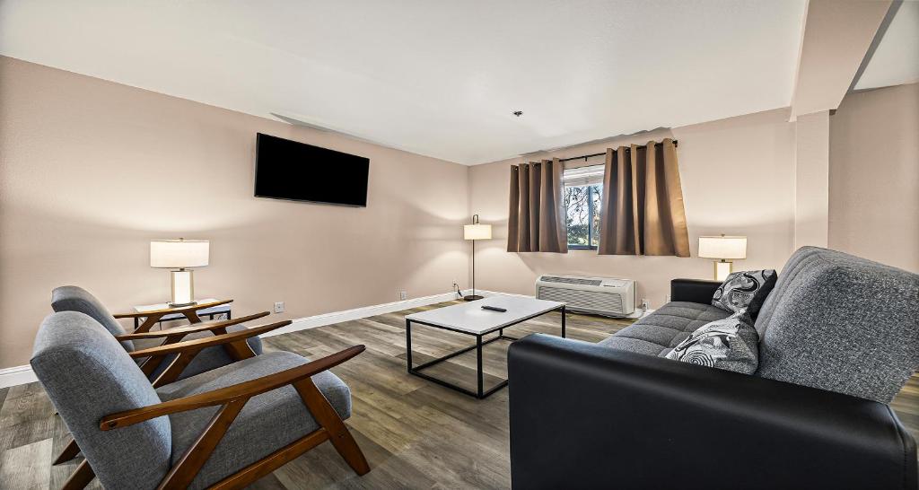 شقة KING WITH SOFA BED AND FULL KITCHEN - NON