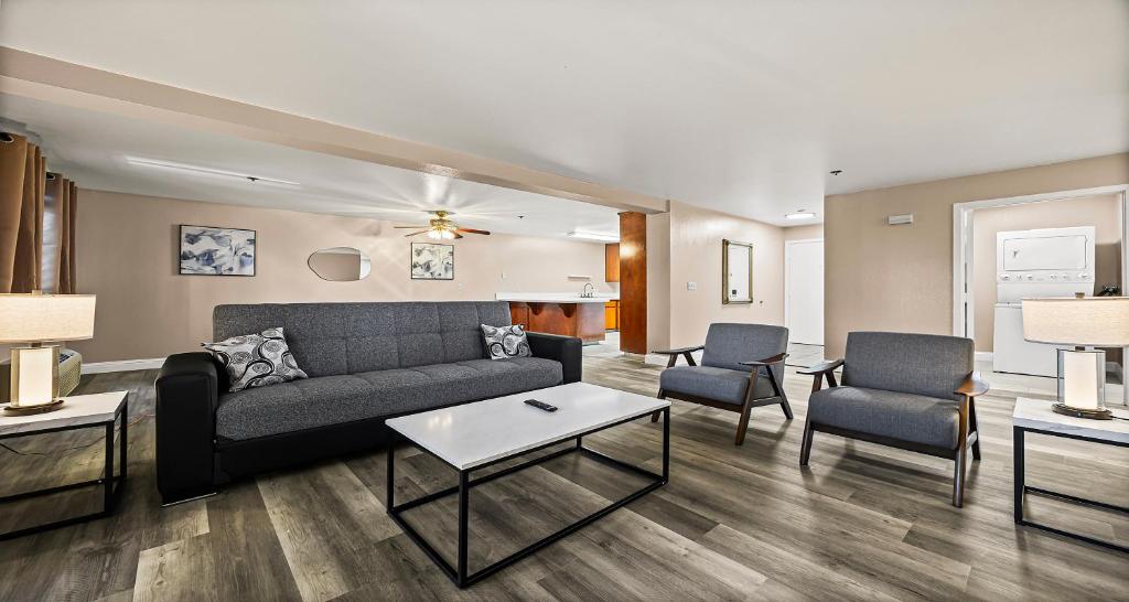 شقة KING WITH SOFA BED AND FULL KITCHEN - NON