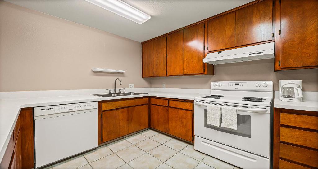 شقة KING WITH SOFA BED AND FULL KITCHEN - NON