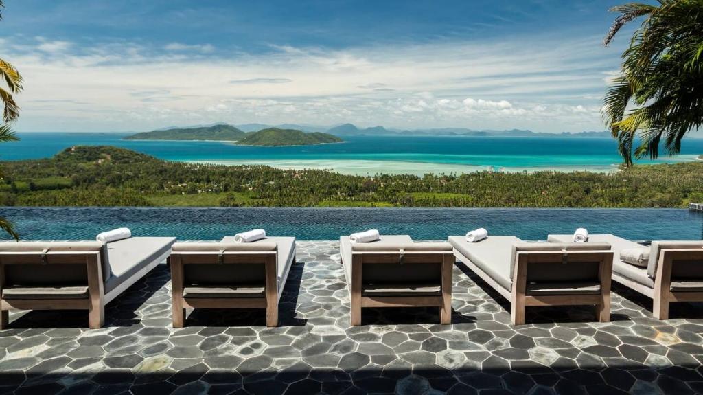 Naturlandskabet i nærheden af villaen