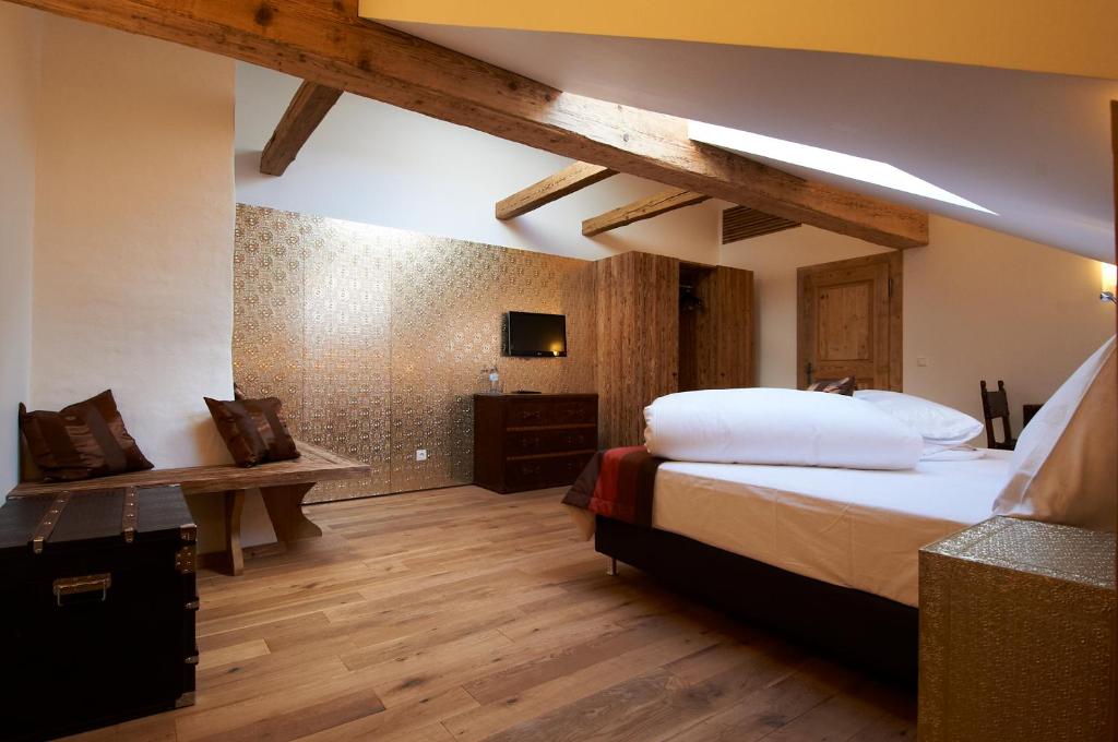 Telewizja i/lub zestaw kina domowego w obiekcie Hotel Landhaus Moserhof