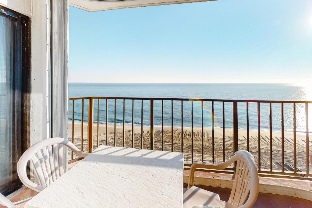 Γενική θέα στη θάλασσα ή θέα στη θάλασσα από  αυτό το διαμέρισμα