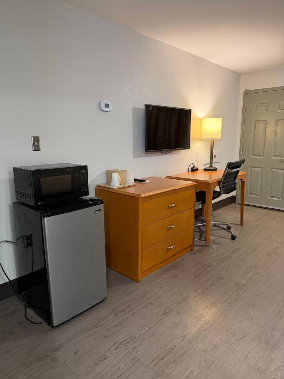 Savannah Inn - Savannah I-95 North - King Suite