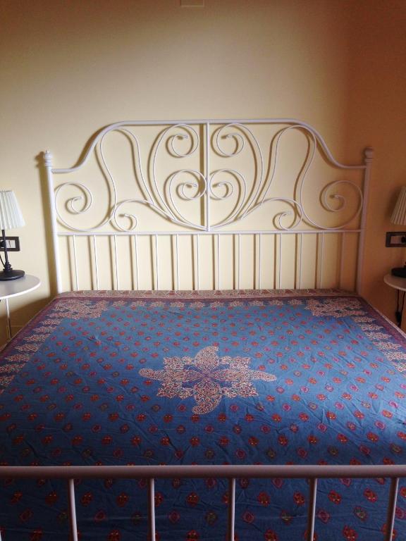 A bed or beds in a room at Omas Haus