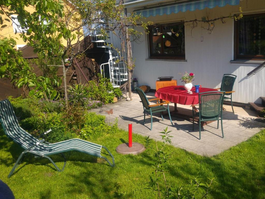 Taman di luar Ferienwohnung Bienenherz