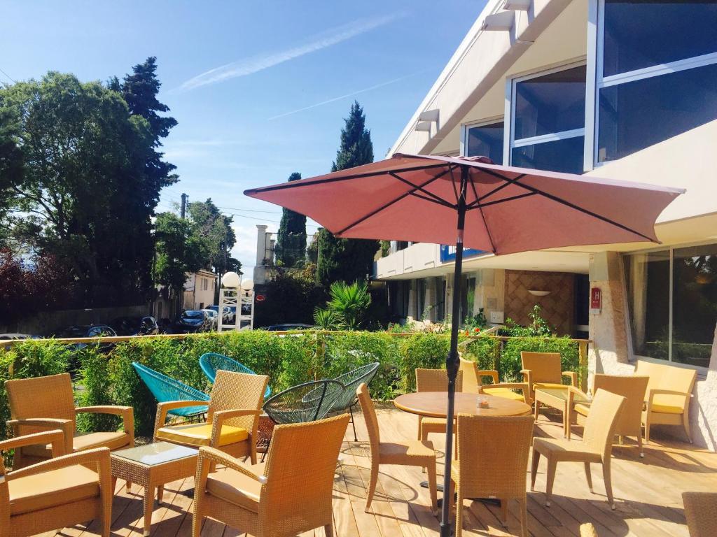 Zahrada ubytování Hotel Brise de Mer - Piscine intérieure & extérieure