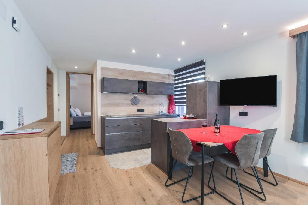 Kuchyň nebo kuchyňský kout v ubytování Apt Ulli - Haus Ivo