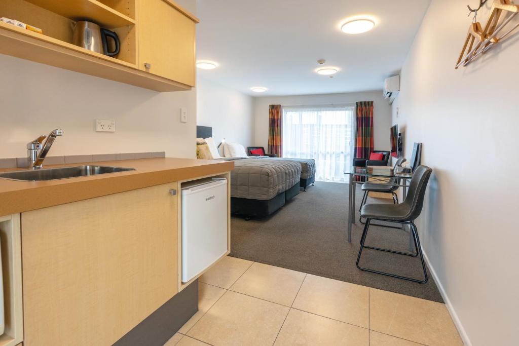 
Standard Studio with Shower
