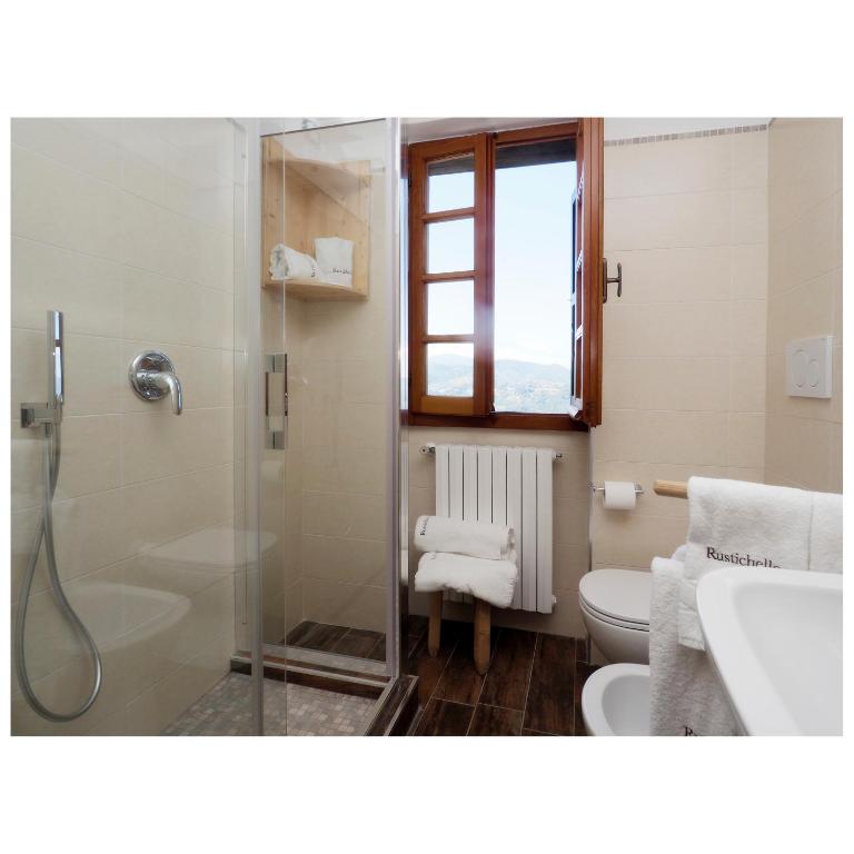 Koupelna v ubytování Locanda Il Rustichello