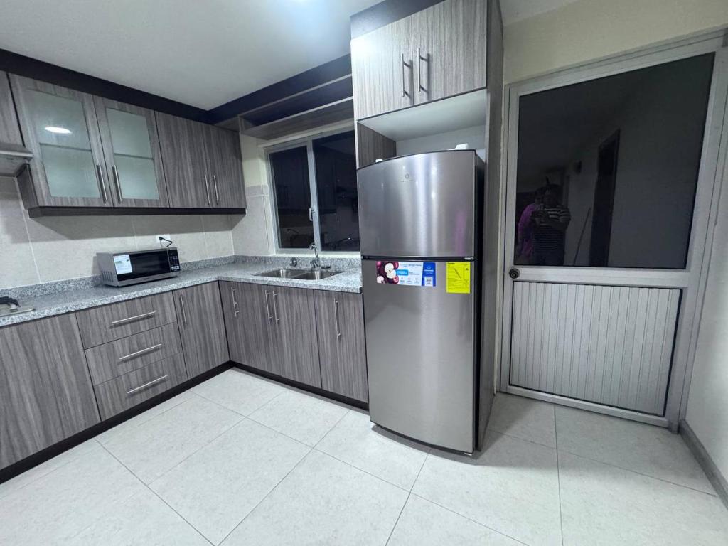 Küche/Küchenzeile in der Unterkunft casa en cuenca full equipada