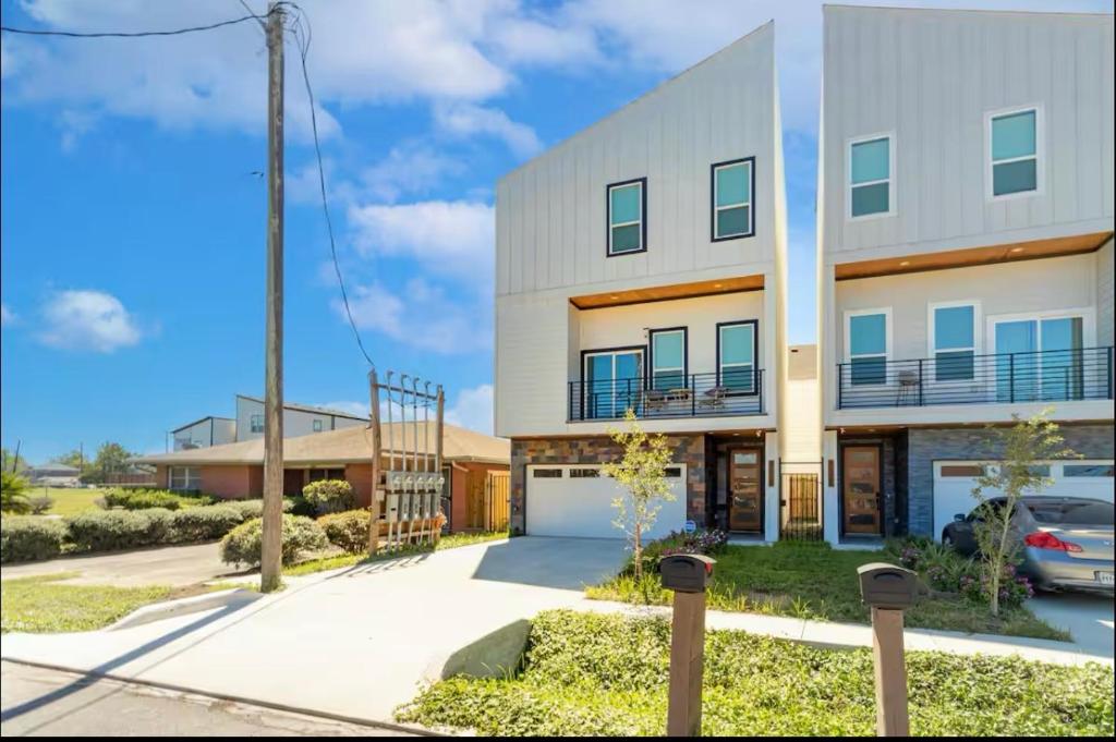 Budova, kde se prázdninový dům nachází