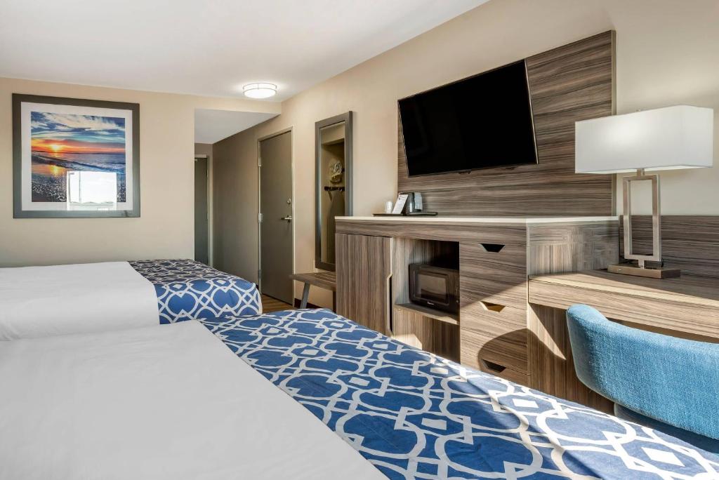 The Waves Hotel, an Ascend Collection Hotel photo