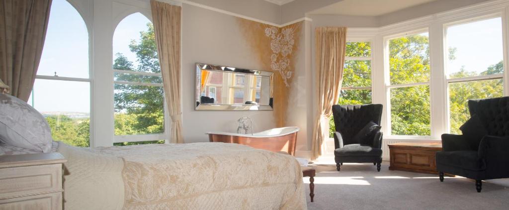 Brockley Hall Hotel - Deluxe King Room