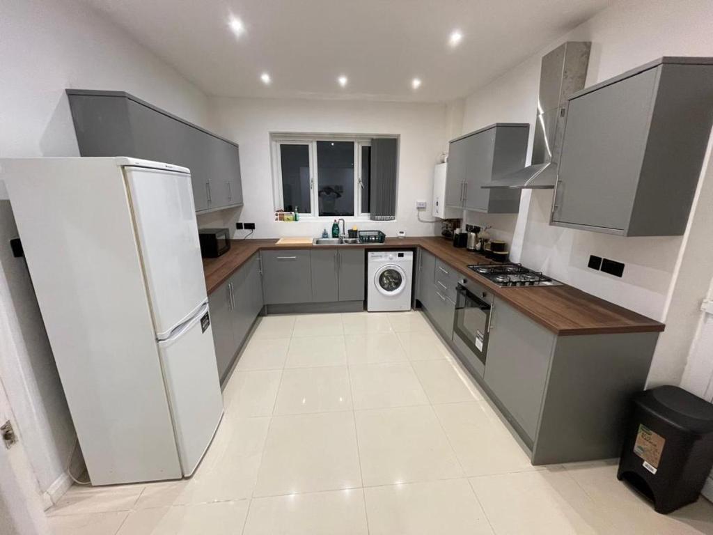 Kuchyň nebo kuchyňský kout v ubytování Groby Heights by Nestura