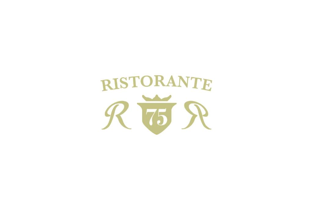 un logo para un restaurante con corona y las palabras restaurantine rap en Camere R 75, en Asís