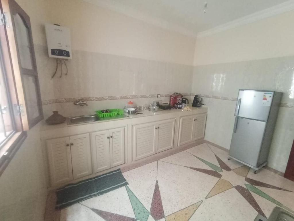 Nhà bếp/bếp nhỏ tại Calme House Quiet & close to all necessities