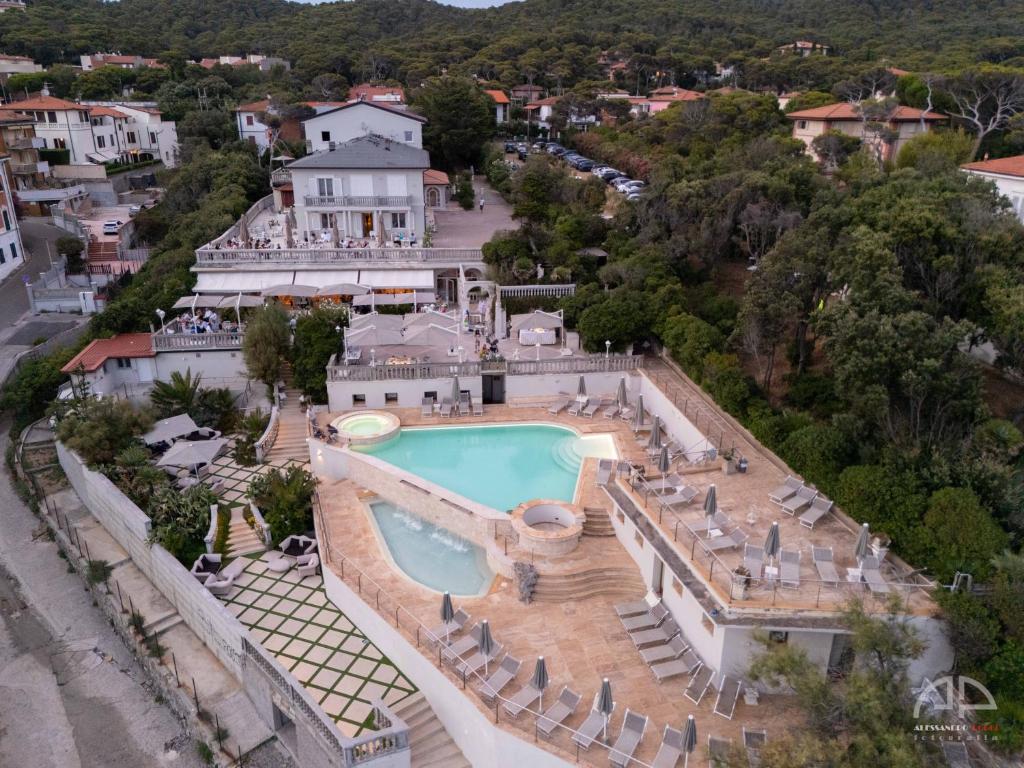 La alberca dentro o cerca de Hotel Villa Margherita